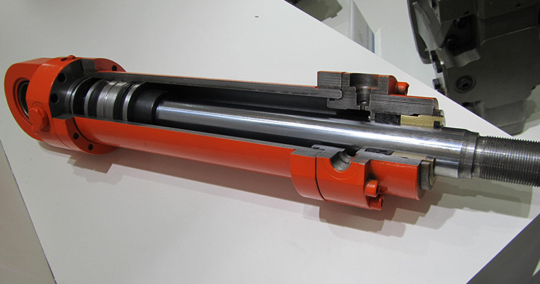 <b>YUY-GF24挖掘機液壓油缸解剖模型</b>